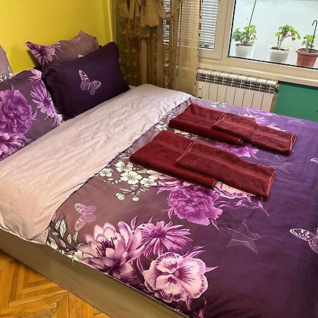 Малък Апартамент. Sleep And Fly. Sofie Exteriér fotografie